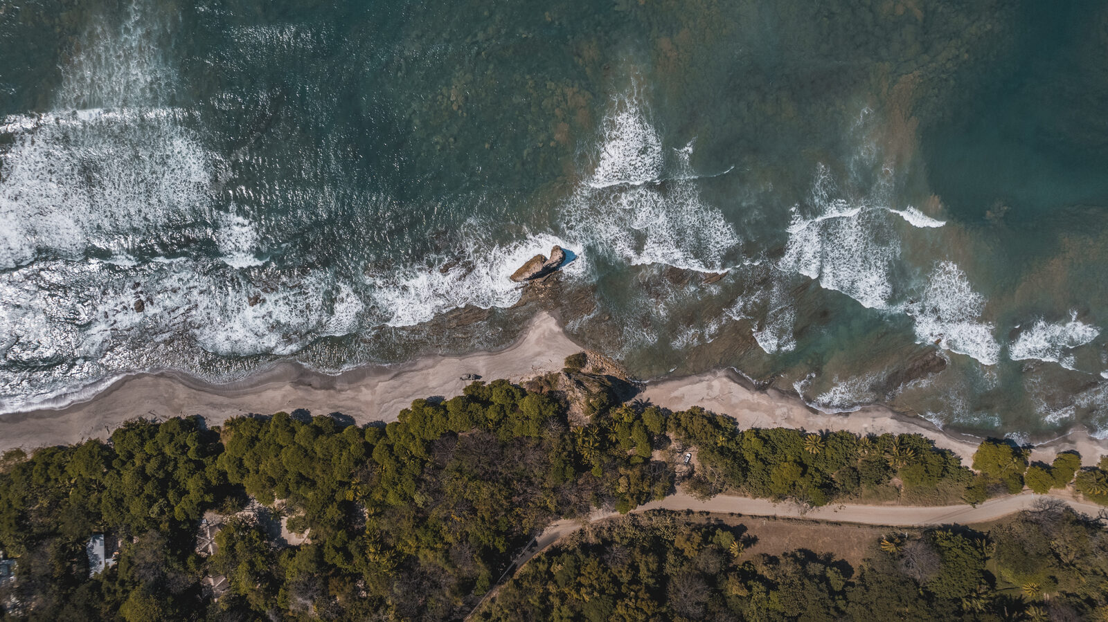 Getting Around Jacó & Los Sueños: Transportation Guide (2026)