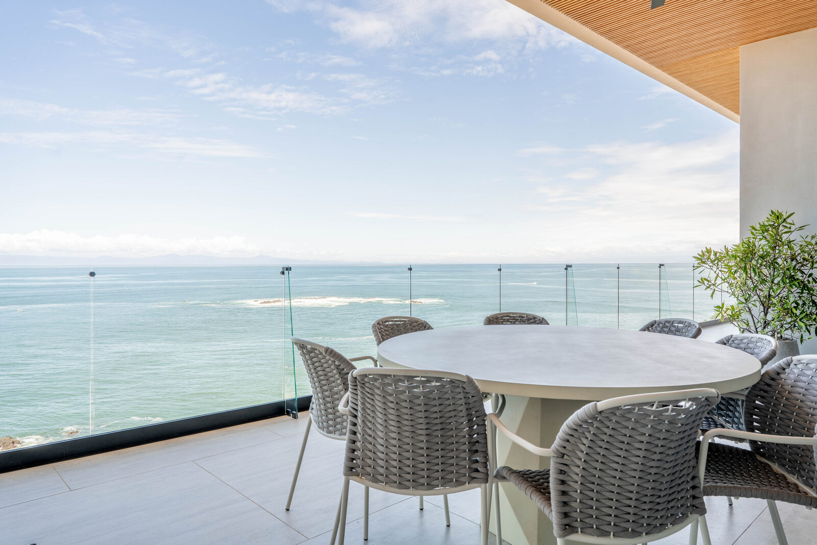 Outdoor dining area at a Costa Rica vacation villa